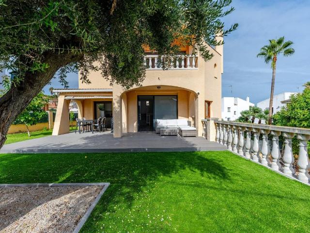 Chalet en venta en Cunit, Tarragona