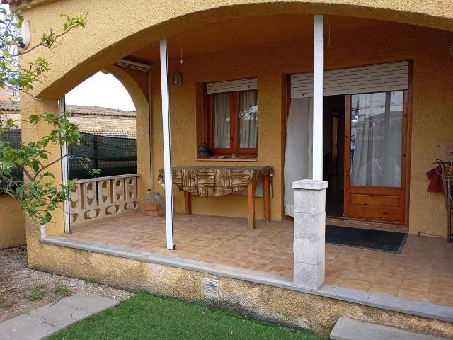 Villa en venta en Deltebre
