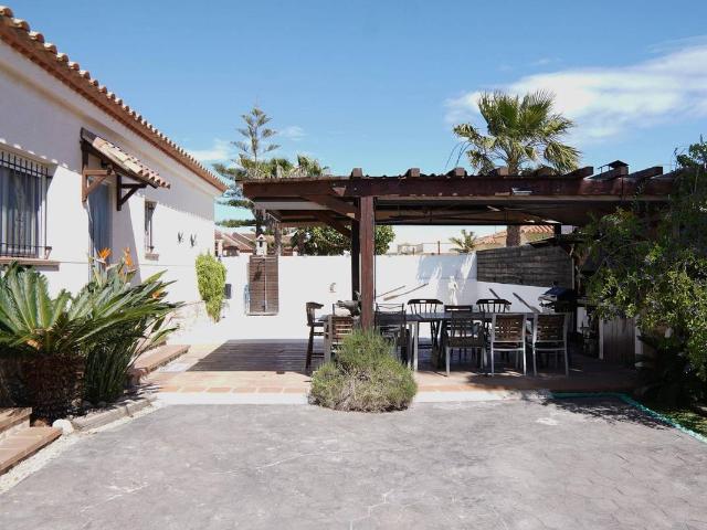 Villa en venta en Deltebre