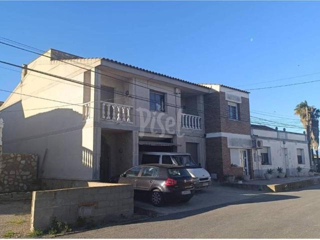 Villa en venta en Deltebre