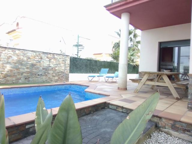 Villa en venta en Deltebre
