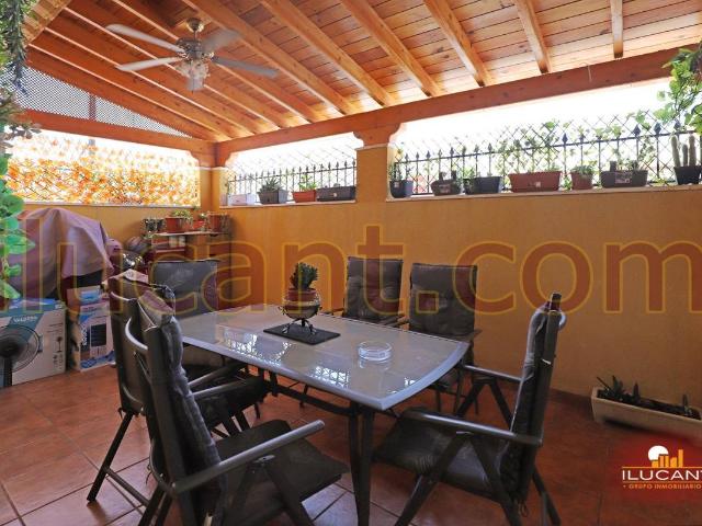 Chalet en venta en Casco Antiguo - Santa Cruz - Ayuntamiento, l'Alacantí