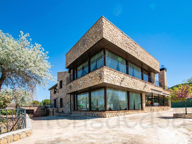 Villa en venta en Driebes