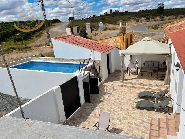 Villa en venta en El Almendro