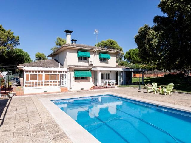 Chalet en venta en Villaviciosa De Odón, Madrid