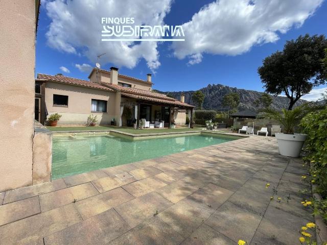 Villa en venta en Collbató