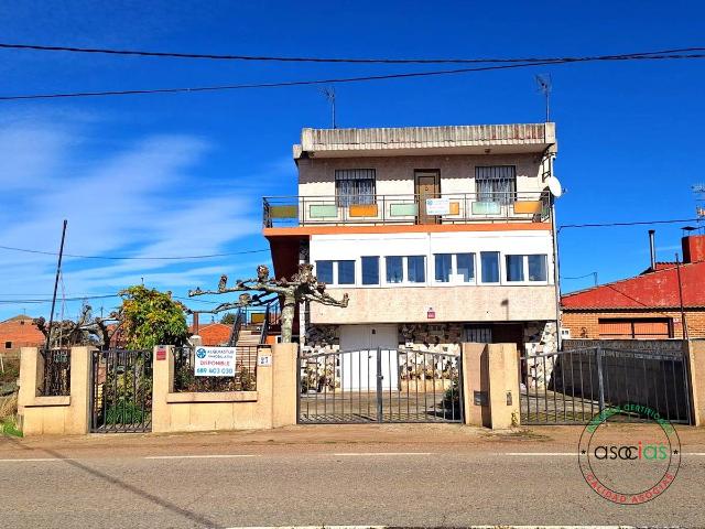 Chalet en venta en El Burgo Ranero, Castilla y León