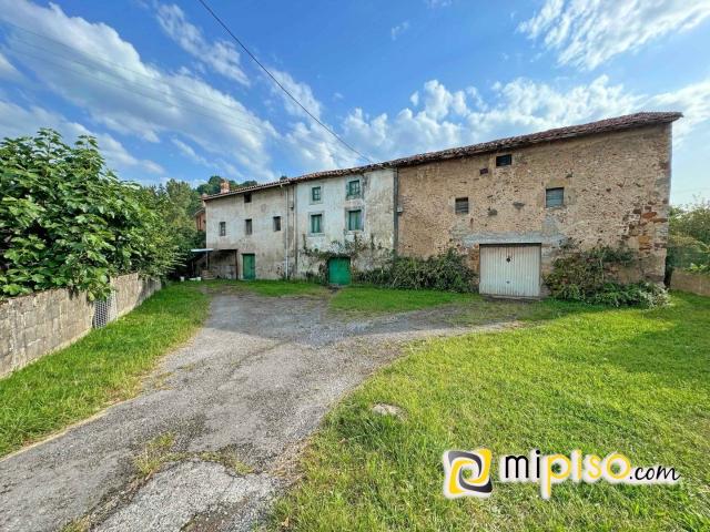 Chalet en venta en Laredo