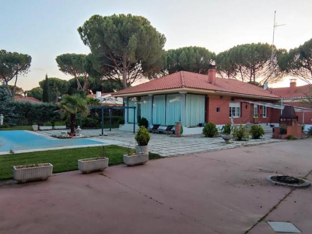 Villa en venta en Medina Del Campo, Medina Sur