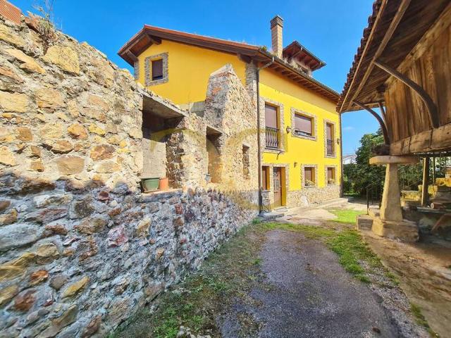 Chalet en venta en Avilés, Asturias