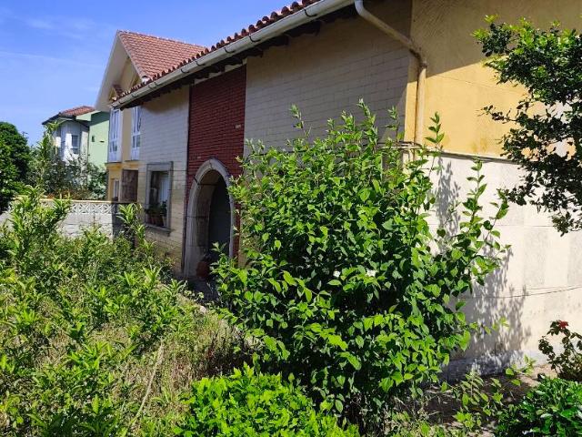 Chalet en venta en Avilés, Asturias