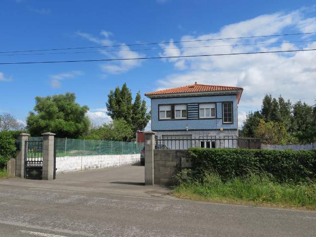 Chalet en venta en Avilés, Asturias
