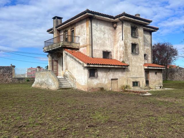 Villa en venta en Avilés, El Quirinal