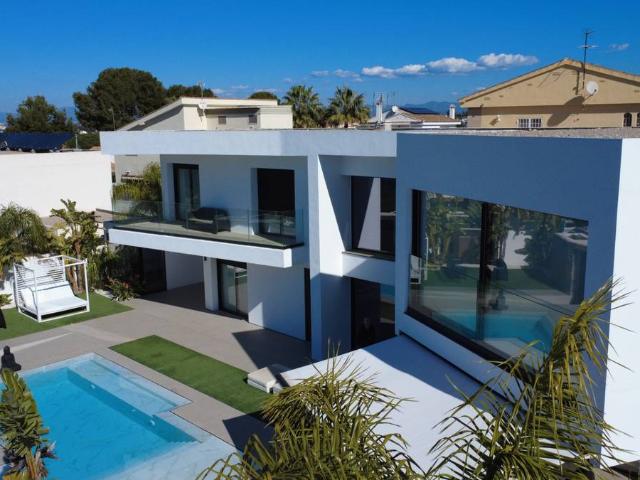 Chalet en venta en Los Almendros, l'Eliana