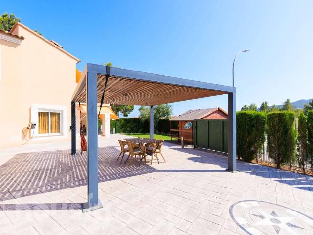 Villa en venta en Mont-roig Del Camp