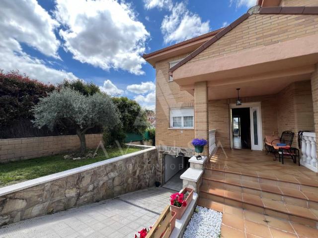 Villa en venta en El Casar