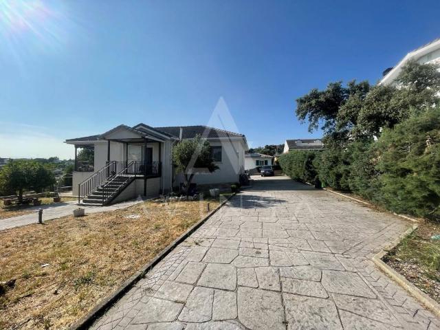 Villa en venta en El Casar