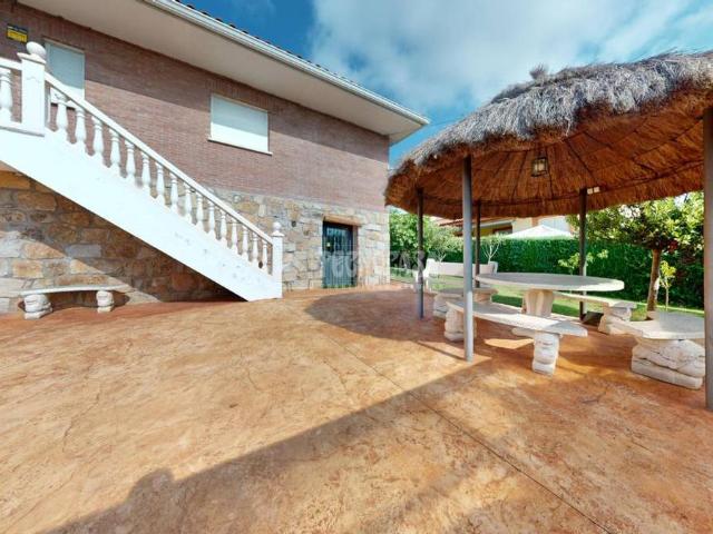 Villa en venta en El Casar