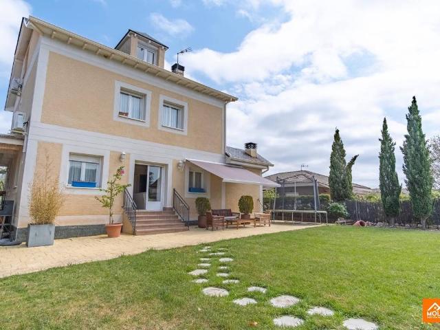 Villa en venta en El Casar