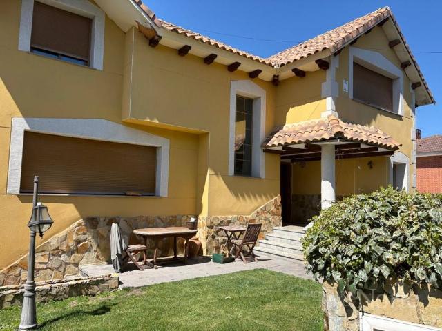 Villa en venta en El Casar