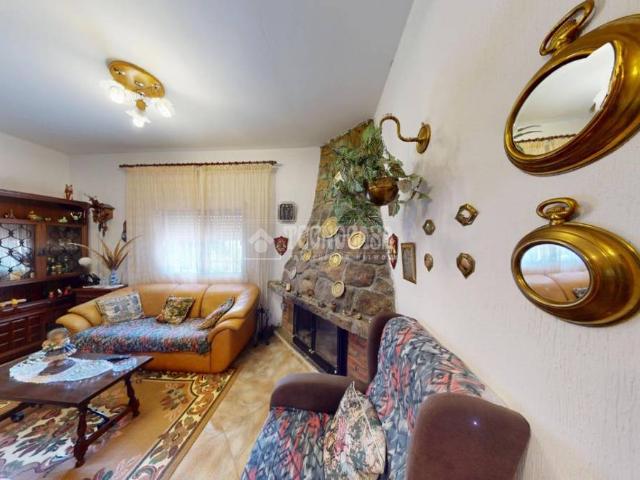 Villa en venta en El Casar