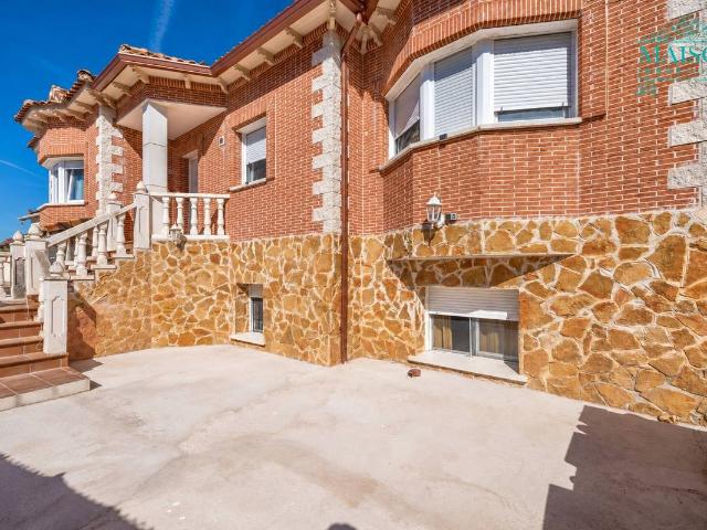 Chalet en venta en El Casar, Guadalajara