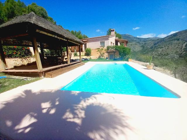 Chalet en venta en la Marina Baixa, Valencia