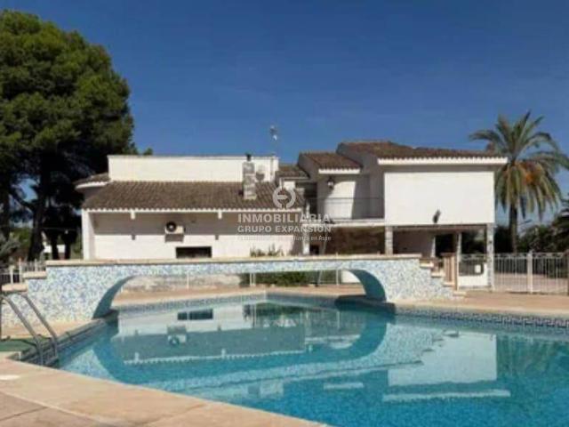 Chalet en venta en Aspe, Valencia