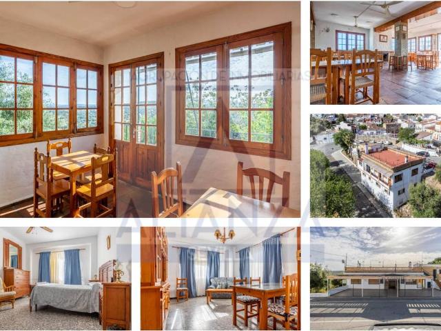 Villa en venta en El Castillo De Las Guardas, Barriada Cruz Marín