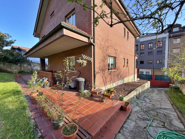 Chalet en venta en Centro, Oviedo