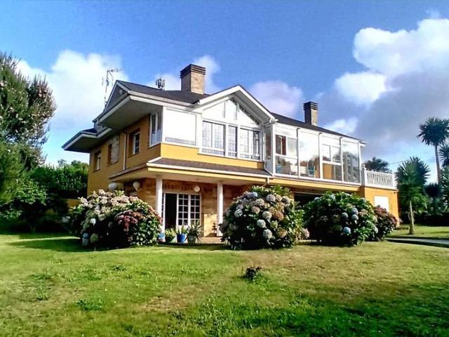Chalet en venta en El Franco, Asturias