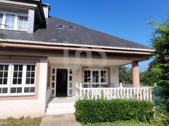 Chalet en venta en El Franco, Asturias