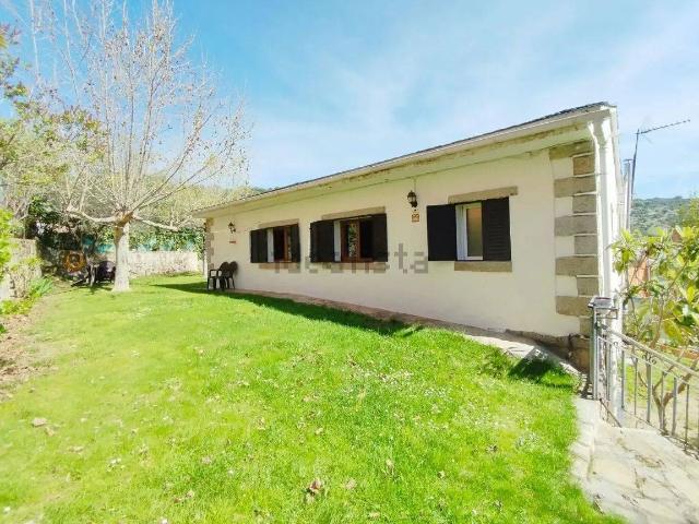 Villa en venta en El Hoyo De Pinares