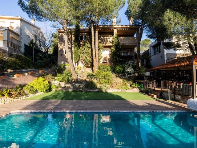 Chalet en venta en Los Bomberos, Torrelodones
