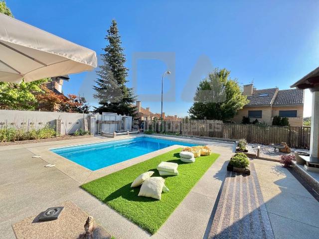 Chalet en venta en Los Bomberos, Torrelodones