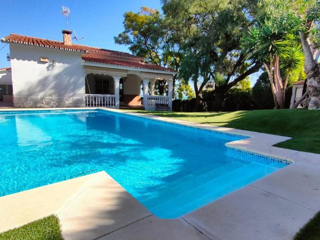 Villa en venta en Torremolinos