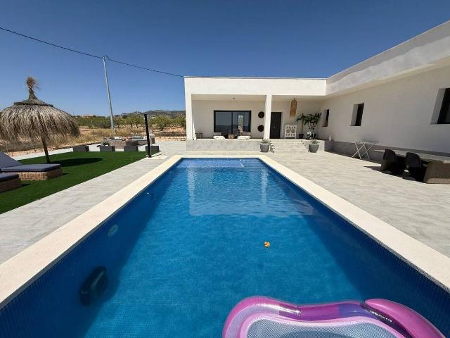 Chalet en venta en el Pinós / Pinoso, Alacant / Alicante