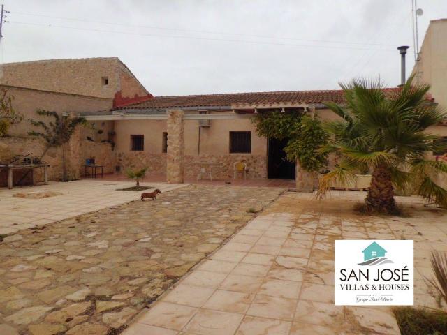 Chalet en venta en el Pinós / Pinoso, Alacant / Alicante