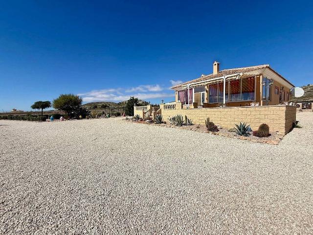 Chalet en venta en el Pinós / Pinoso, Alacant / Alicante