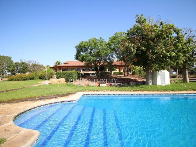 Chalet en venta en el Puig de Santa Maria, València / Valencia