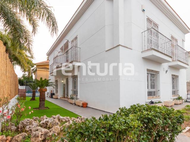 Chalet en venta en l'Horta Nord, Valencia