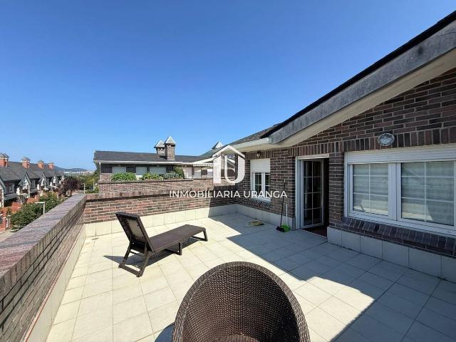 Chalet en venta en Laredo