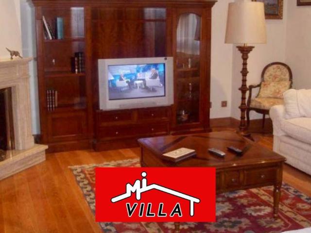 Chalet en venta en Laredo