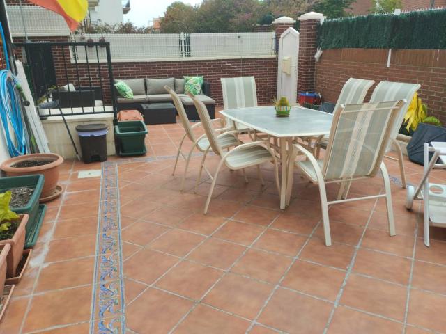 Chalet en venta en Laredo