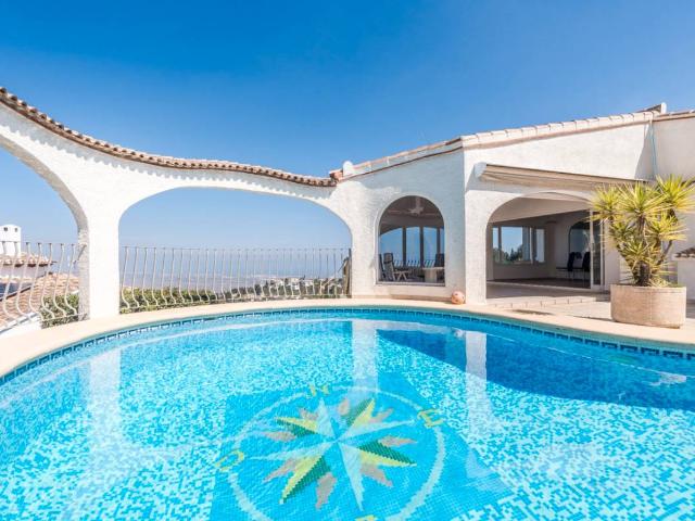 Villa en venta en El Ràfol D'almúnia