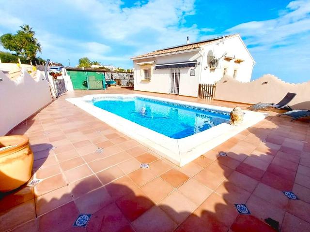 Villa en venta en El Ràfol D'almúnia