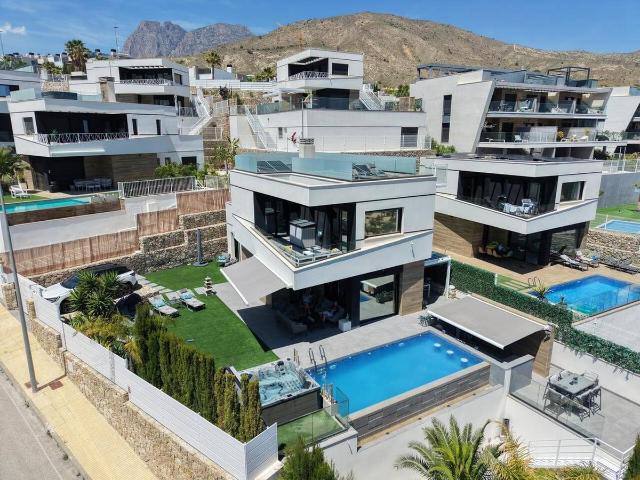 Chalet en venta en la Marina Baixa, Valencia