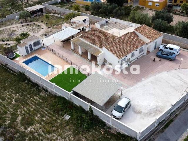Chalet en venta en la Marina Baixa, Valencia
