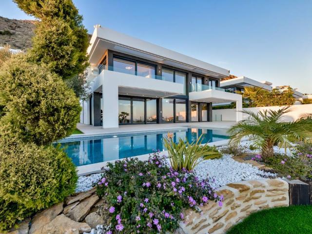 Chalet en venta en la Marina Baixa, Valencia