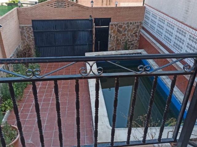 Villa en venta en El Viso De San Juan